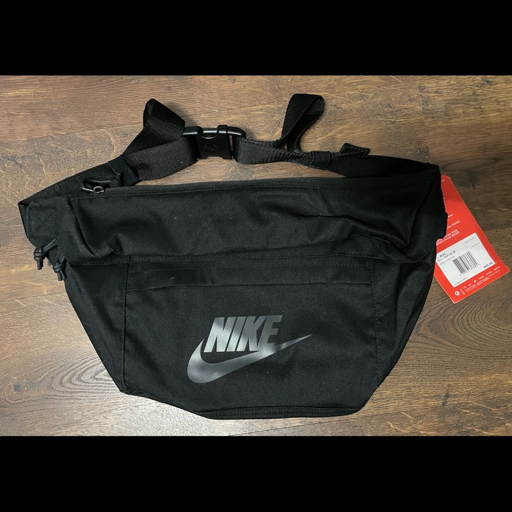 Nike Tek waist pack NWT (size XXL)
